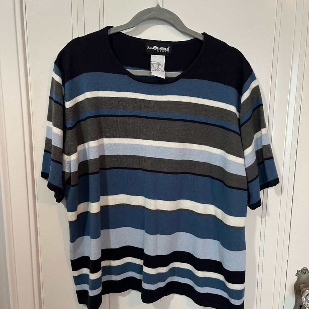 Sag Harbor Women's Blue and Black Knit Top